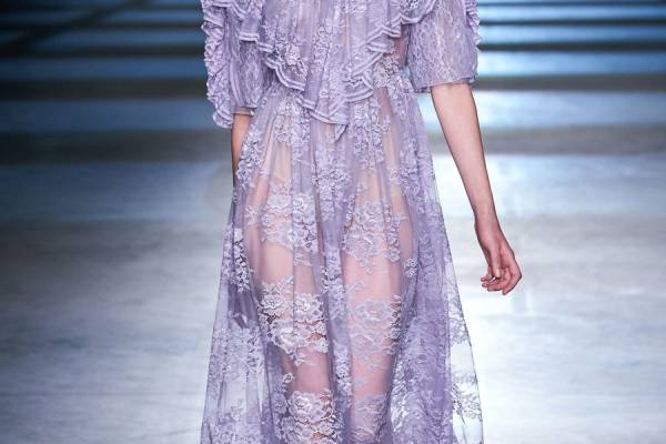 2020年伦敦时装周春夏T台亮点秀甜美冰淇淋颜色风