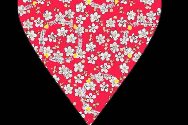 卡通潮牌字母MOSCHINO爱心印花矢量图服装裁片T恤烫图印花花型素材