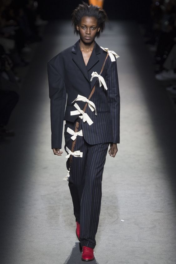 Jacquemus Fall 2016 Ready-to-Wear Fashion Show – Kai Newman (Elite)