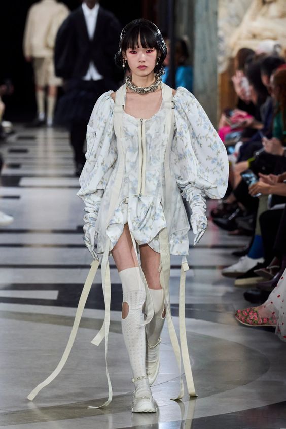 Simone Rocha Spring 2023 Ready-to-Wear Collection