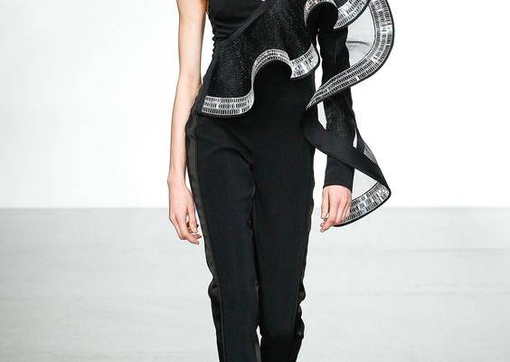 David Koma Spring 2018 Ready-to-Wear Fashion Show