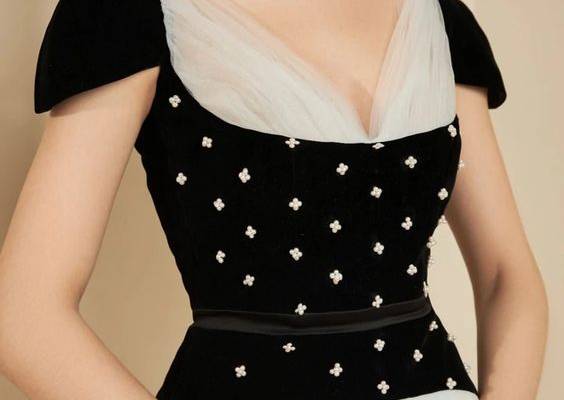 Baxenda Heart Neck Dress