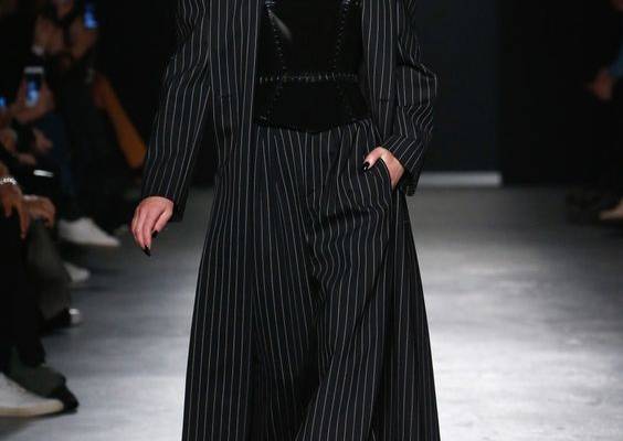 Gareth Pugh Fall 2018 Ready-to-Wear Collection