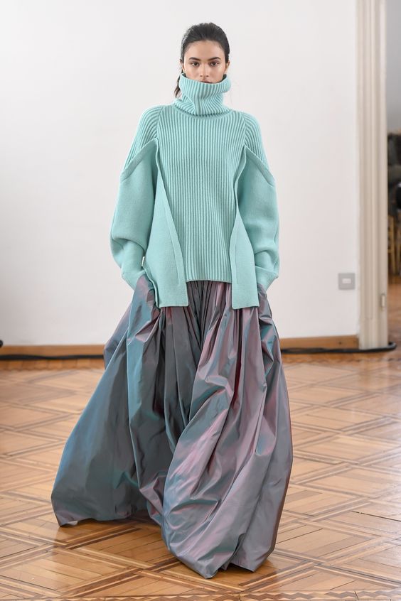 The complete Antonio Berardi Fall 2018 Ready-to-Wear fashion show now on Vogue Runway.