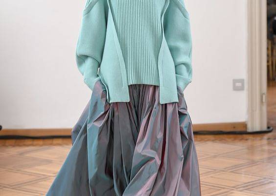 The complete Antonio Berardi Fall 2018 Ready-to-Wear fashion show now on Vogue Runway.