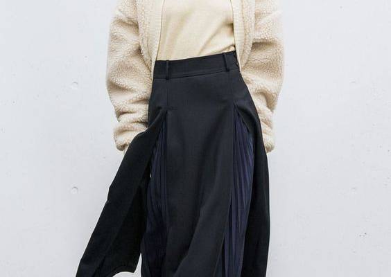 The complete Hyke Tokyo Fall 2018 fashion show now on Vogue Runway.