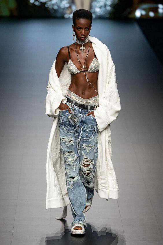 Весна 2023: основные тренды. 8. Этот многогранный гранж