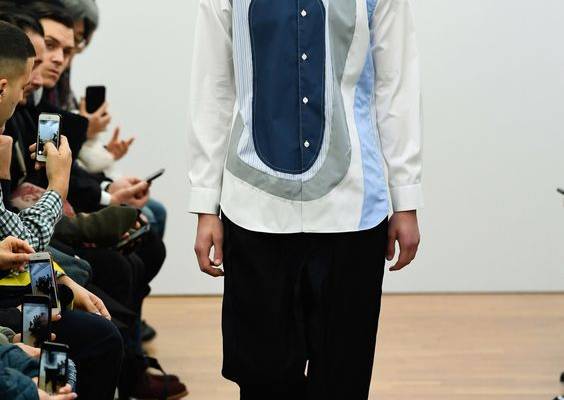 The complete Comme des Garçons Shirt Fall 2018 Menswear fashion show now on Vogue Runway.
