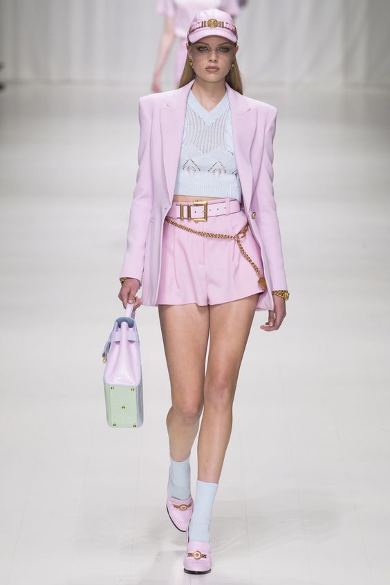 Versace Spring 2018 Ready-to-Wear Fashion Show