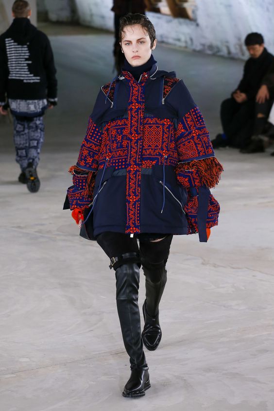 The complete Sacai Fall 2018 Menswear fashion show now on Vogue Runway.