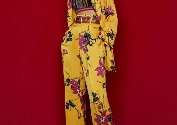 robe évasée sans manche motif château -blanc