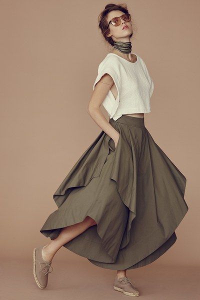 Electric Feathers Spring 2016 Ready-to-Wear Fashion Show