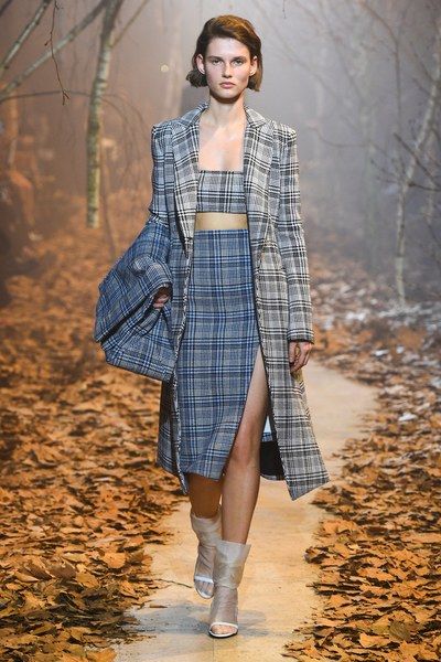 View the complete Fall 2017 collection from Off-White.