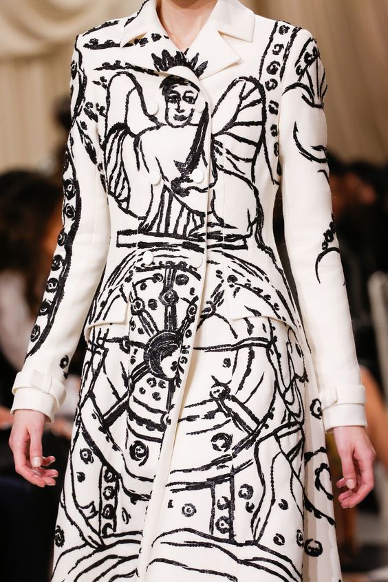 Christian Dior Spring 2018 Couture Fashion Show