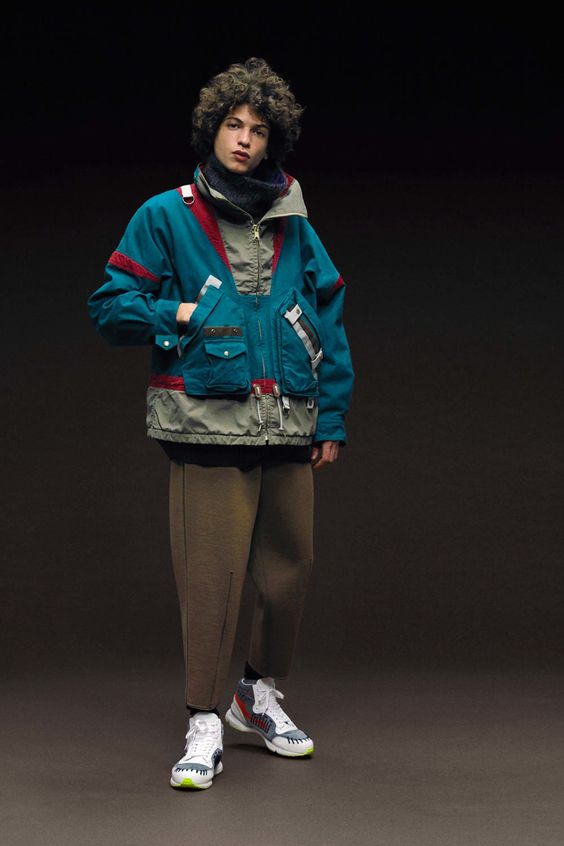 The complete Kolor Fall 2018 Menswear fashion show now on Vogue Runway.