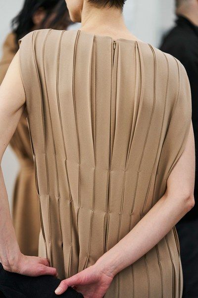 The complete The Row Fall 2018 Ready-to-Wear fashion show now on Vogue Runway.