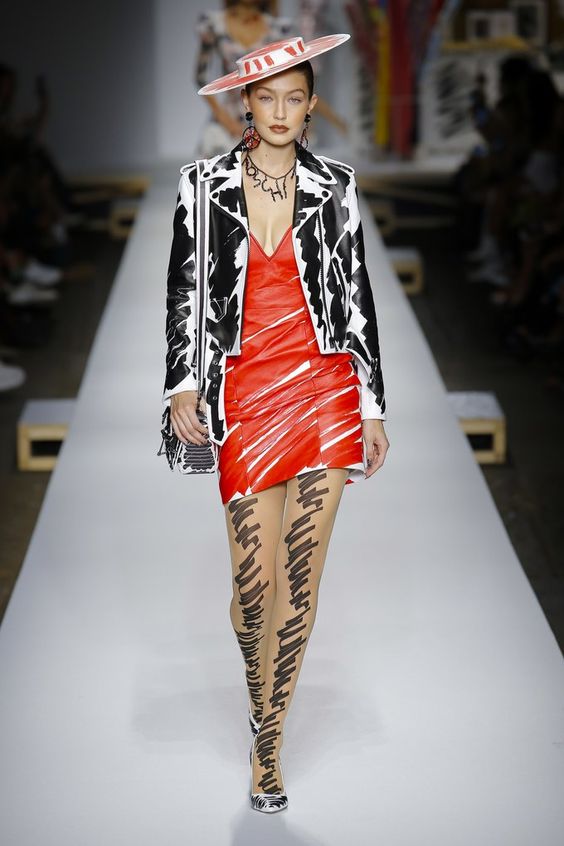 Moschino Spring 2019 Ready-to-Wear Collection