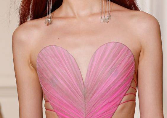 The complete Schiaparelli Spring 2018 Couture fashion show now on Vogue Runway.