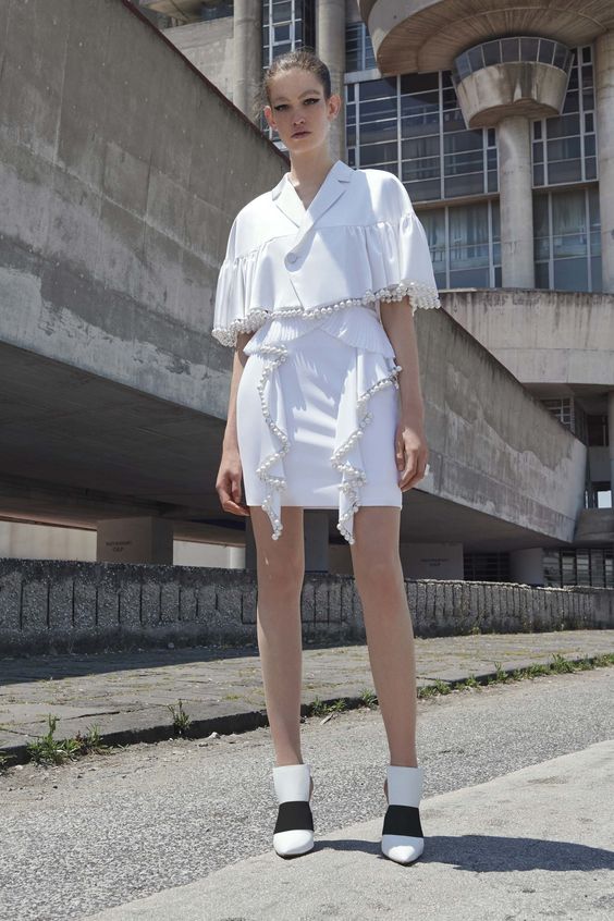 Givenchy Resort 2017 Fashion Show