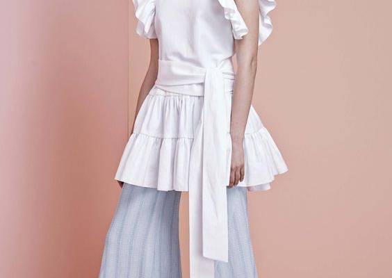 The complete Jill Stuart Resort 2017 fashion show now on Vogue Runway.