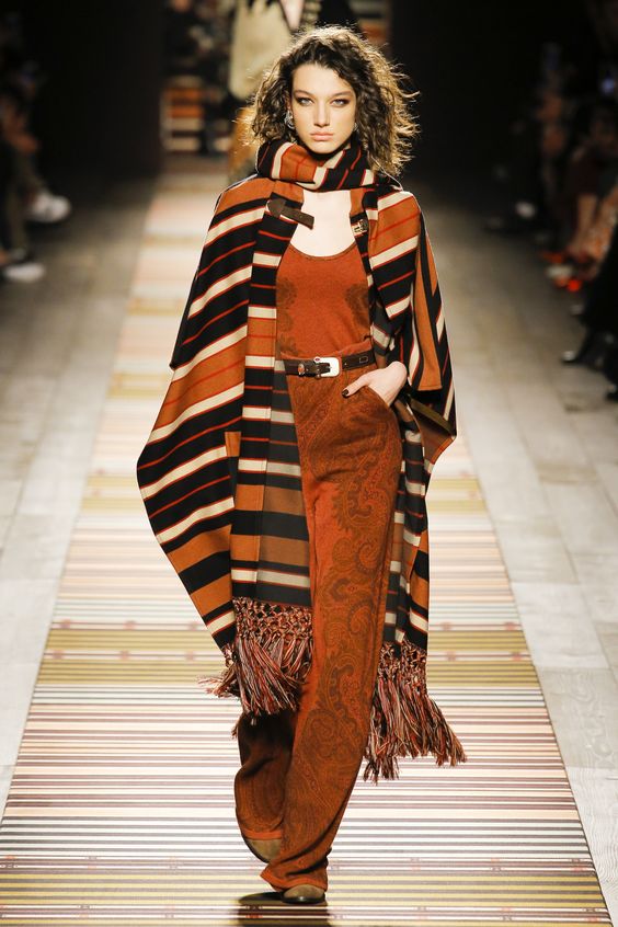 The complete Etro Fall 2018 Ready-to-Wear fashion show now on Vogue Runway.