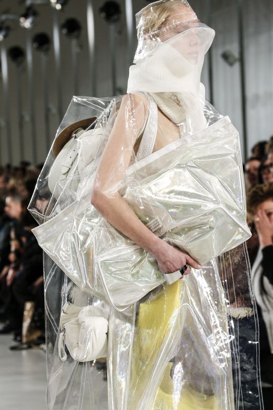 The complete Maison Margiela Fall 2018 Ready-to-Wear fashion show now on Vogue Runway.