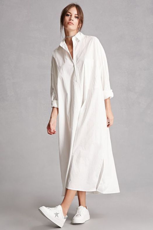 Rok fashion menawarkan berbagai pilihan gaya yang menggambarkan keberagaman dan kreativitas. Mulai dari rok mini yang ceria dan edgy, hingga rok midi atau maxi yang elegan dan feminin. Tren saat ini mencakup rok plisket dengan motif bold, rok wrap dengan aksen ruffle, dan rok denim yang kasual namun trendi. Permainan warna dan pola pada rok juga memberikan sentuhan menarik pada tampilan. Dengan memadukan rok dengan atasan, sepatu, dan aksesoris yang tepat, Anda dapat menciptakan OOTD rok yang st