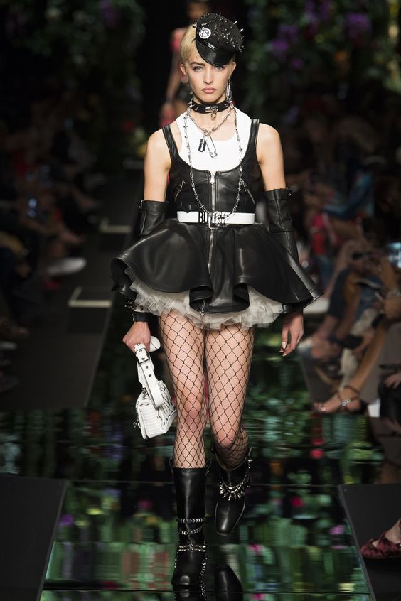 Moschino Spring 2018 Ready-to-Wear Fashion Show