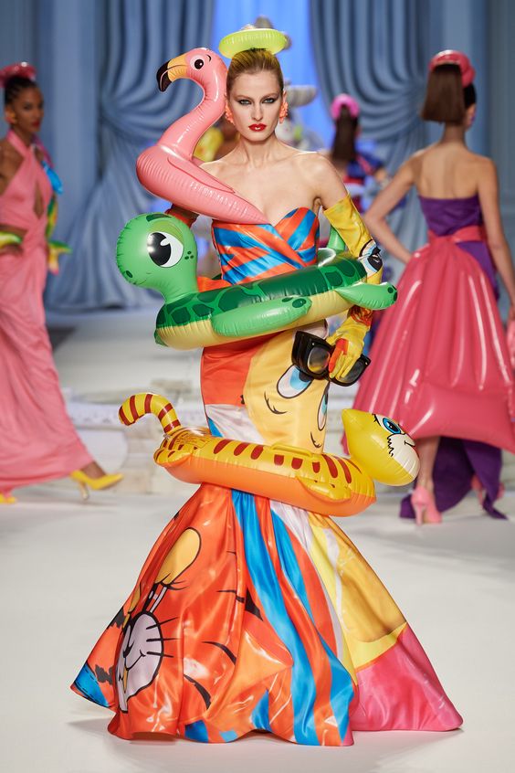 Moschino Spring 2023 Ready-to-Wear Collection