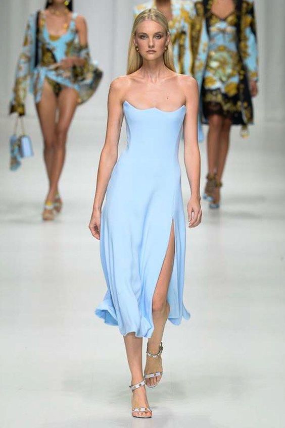 Versace Spring 2018 Ready-to-Wear Fashion Show