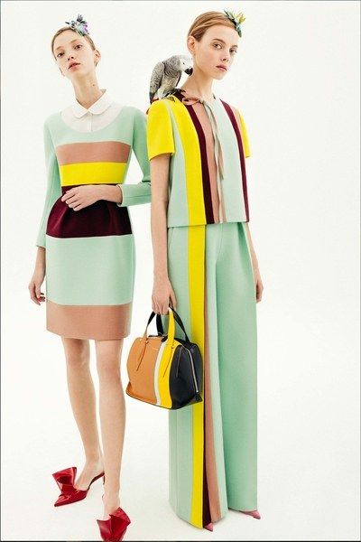 See the full Pre-Fall 2018 collection from Delpozo.