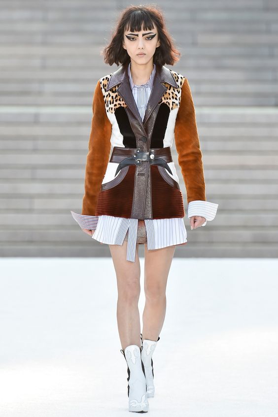 Louis Vuitton Resort 2018 Fashion Show – Rila Fukushima