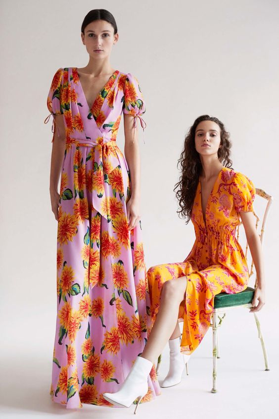 See the complete Carolina Herrera Pre-Fall 2018 collection.