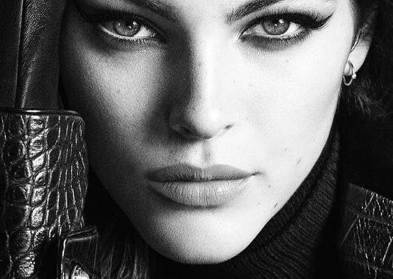 Vittoria Ceretti Poses in Super Glam Styles for Vogue Japan