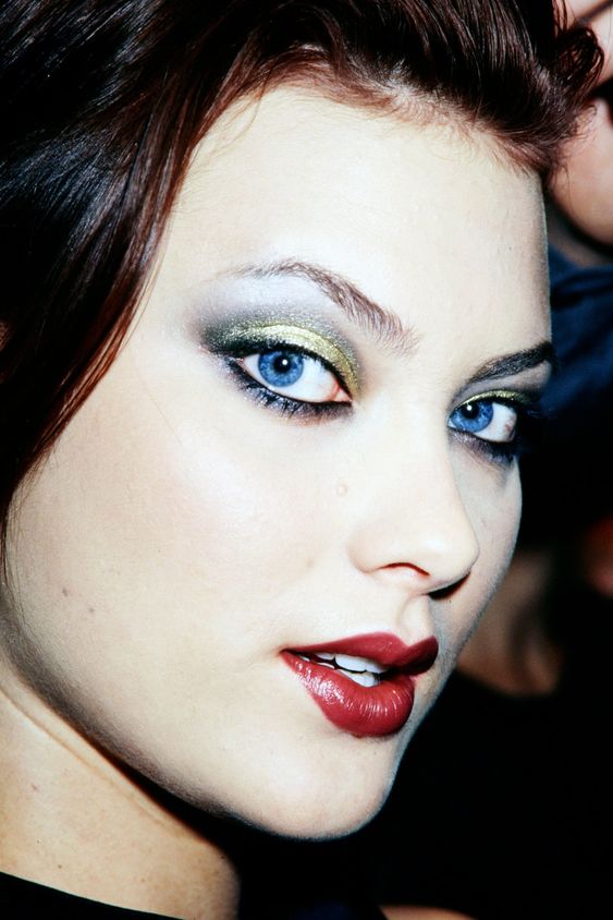 Here’s how to achieve the most memorable supermodel makeup looks in 2023. Tap to see more.
