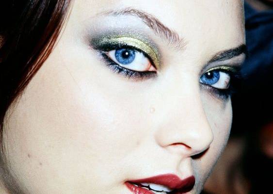 Here’s how to achieve the most memorable supermodel makeup looks in 2023. Tap to see more.