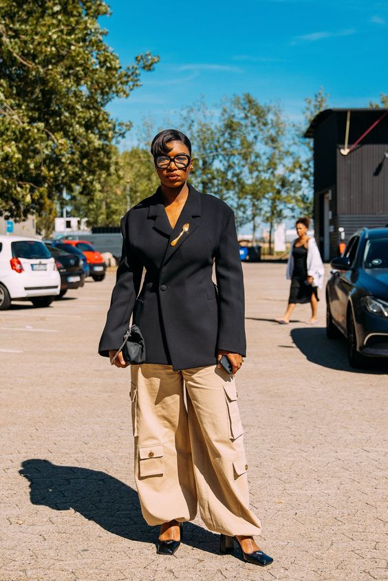 Tap to see more late-summer outfits.