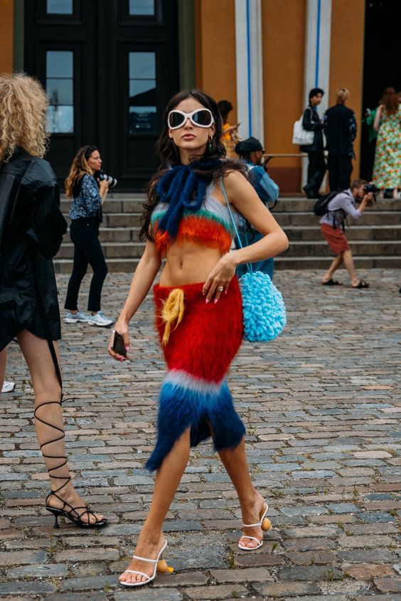 Tap to see more late-summer outfits.