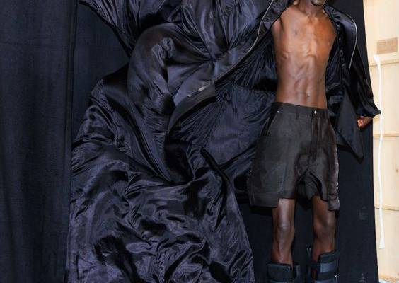 Acielle Tanbetova’s backstage photos give a first glimpse of the coolest accessories, beauty moments, and of course, clothes from the spring 2024 menswear shows in Paris. Tap to see more.