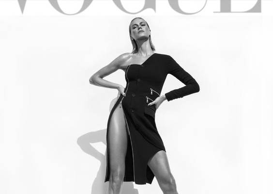 Bombshell! Renata Kuerten mostra seu sex appeal para as lentes de Jacques Dequeker