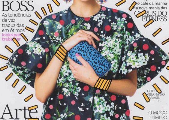 De esta portada me ha gustado como integra la artista las ilustraciones en la fotografía para resaltar la imagen y la coherencia visual que consigue