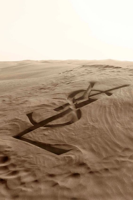 Saint Laurent: The top 5 trends from the show presented in the desert