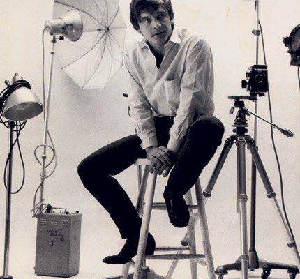 David Bailey in the Vogue studios, 1965.