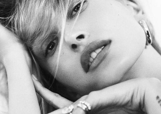 Hailey Bieber in Vogue India September 2020 Zoey Grossman — Anne of Carversville