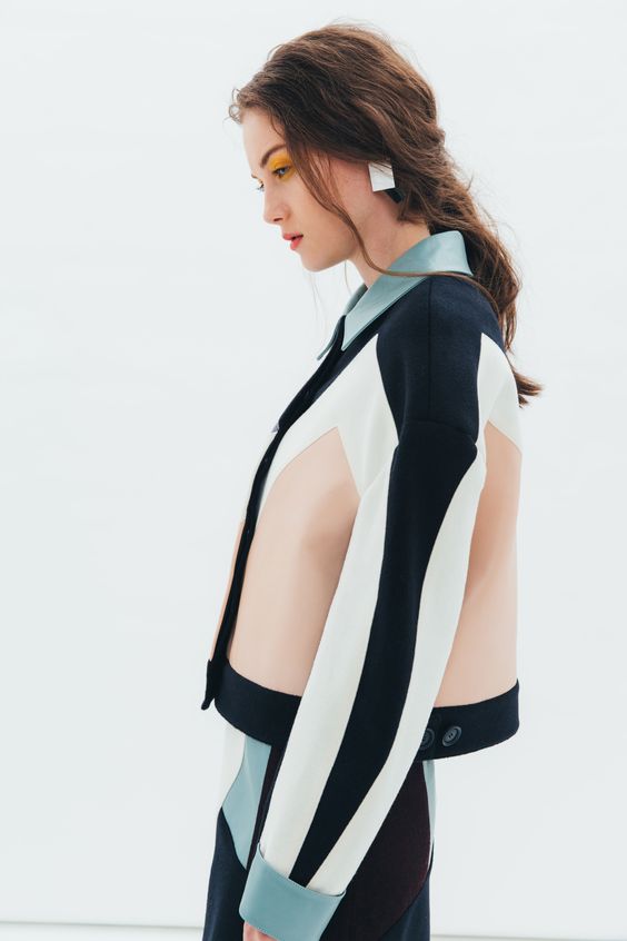 J Moon is womenswear label based in London. Designer Jinhee Moon graduated from London College of Fashion in 2014. Jinhee was the one of twenty seven finalists chosen to present collection at the LCF 2014 BA Press show and was the winner of ‘The Best Directional Use of Colour