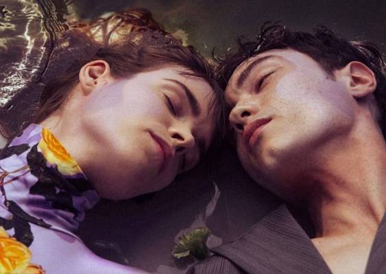 Meghan Collison by Vanessa Zican Feng Vogue Portugal November 2019