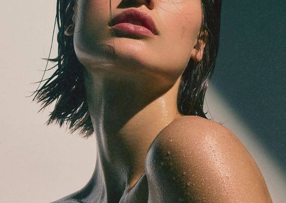 Routine skincare : 4 étapes essentielles pour avoir une belle peau au printemps | Vogue Paris