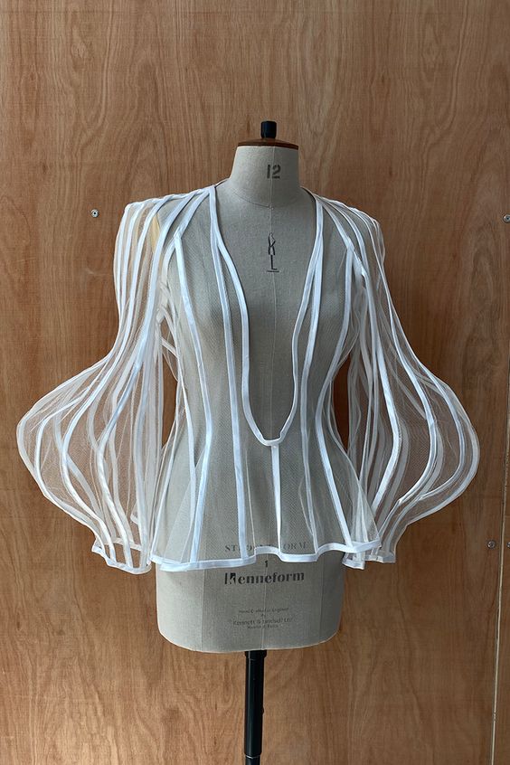 T LABEL romantic wear.