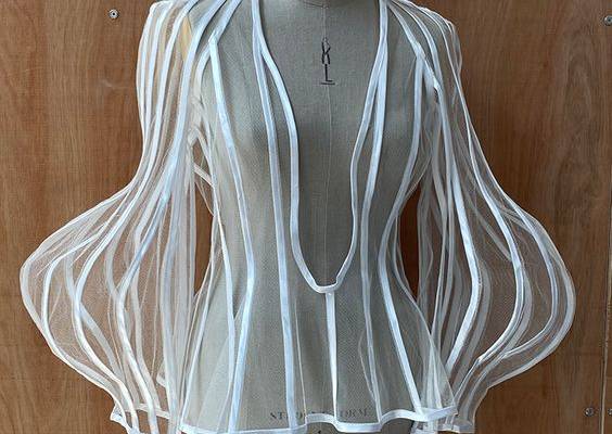 T LABEL romantic wear.