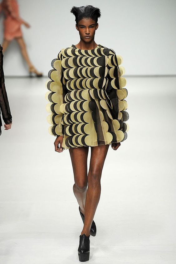 Christopher Kane Spring 2009 Ready-to-Wear Fashion Show